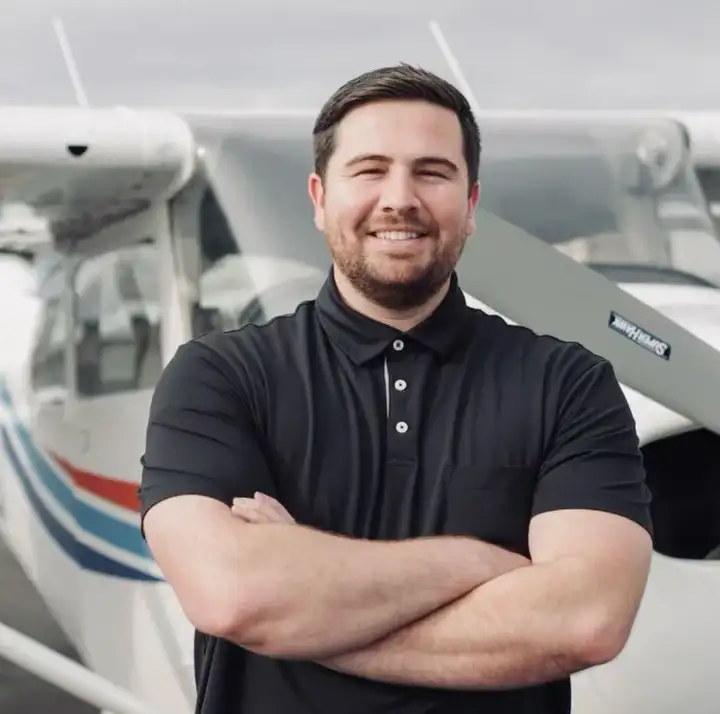 SimpliFly Flight School student and flight instructor in a Cessna airplane cockpit