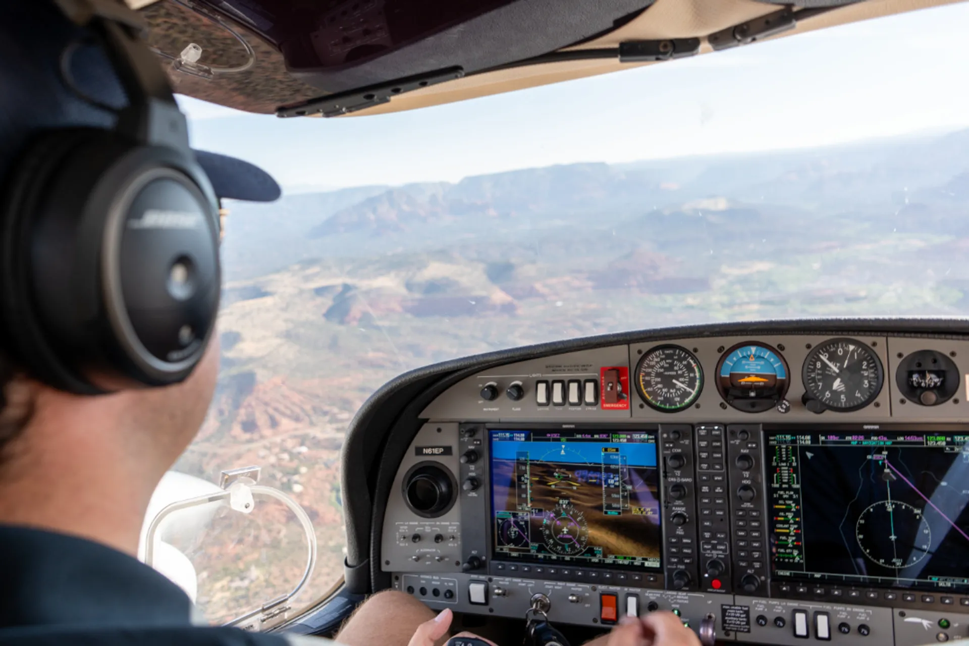 SimpliFly Flight School Cirrus airplane instrument panel