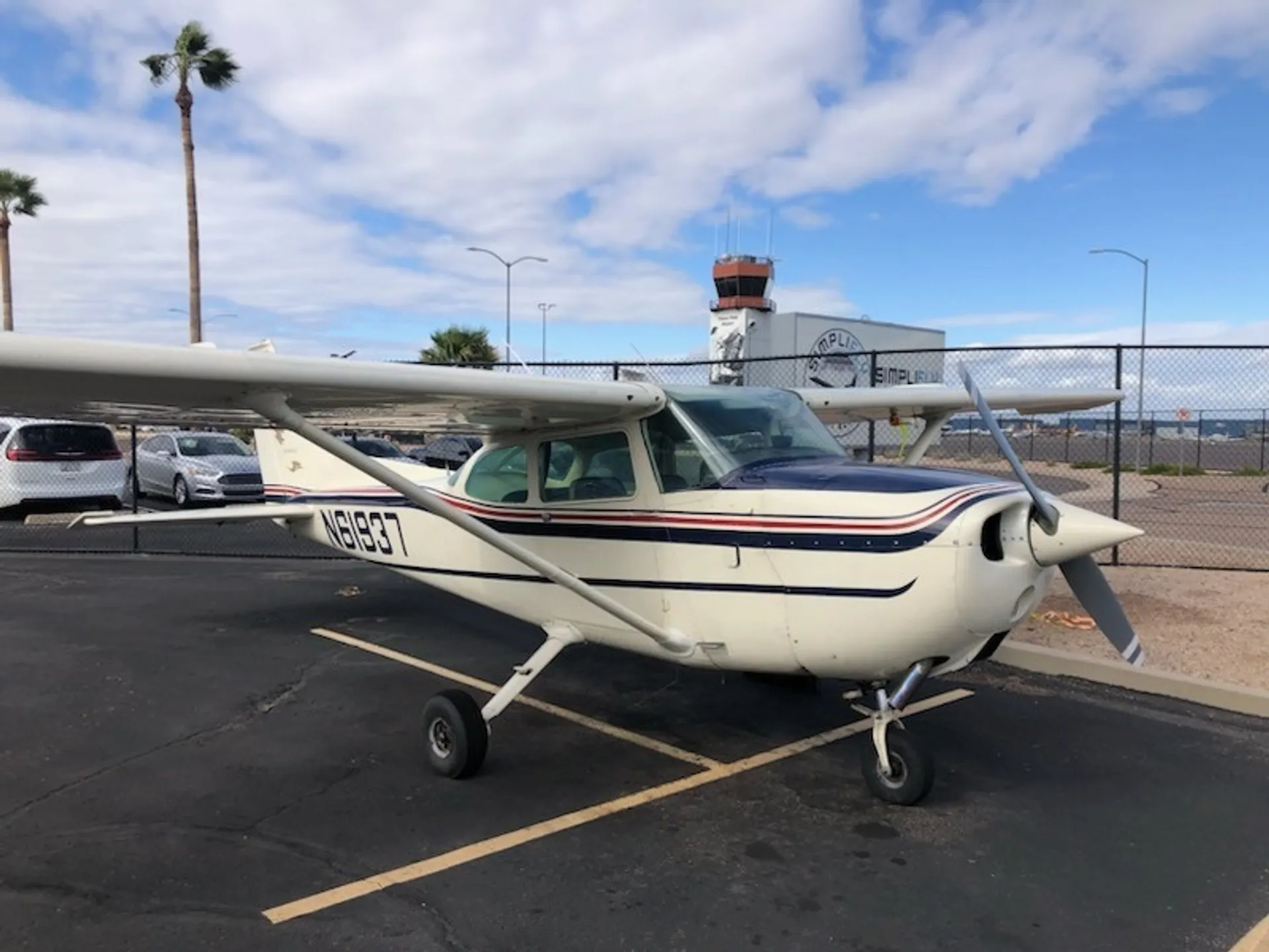 Cessna 172 M N61937 at SimpliFly Flight School
