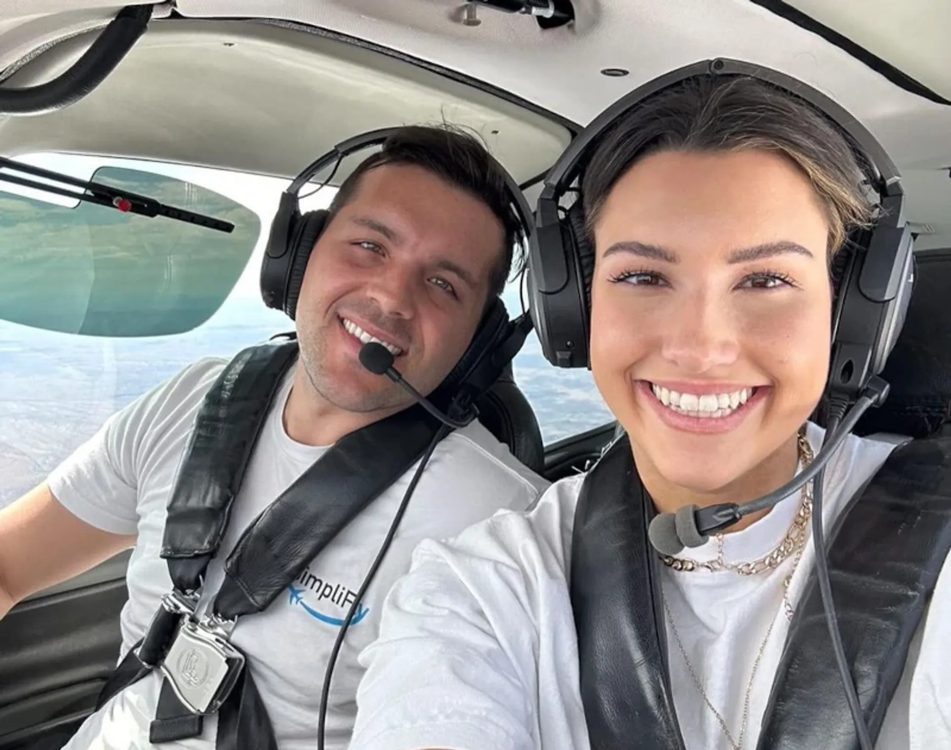 A SimpliFly Flight School aircraft in flight over Arizona