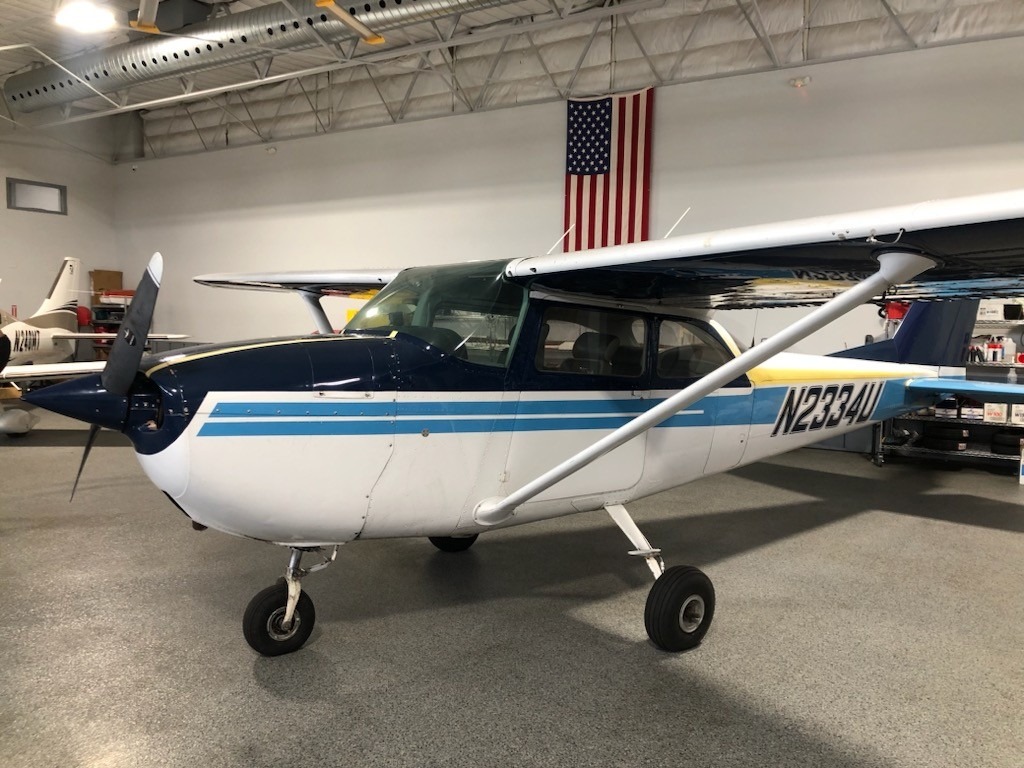 Cessna 172 aircraft at Falcon Field Airport